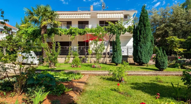 Коттедж Spacious Holiday Home near Sea