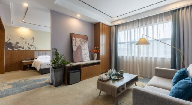 Люкс Business Kunxing Century Hotel (Lotus Plaza)