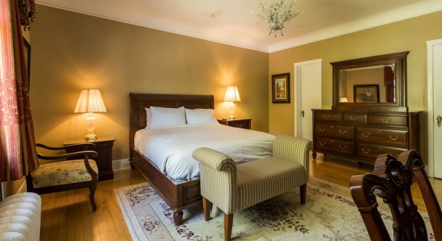 Двухместный номер Executive Monroe House Executive Suites