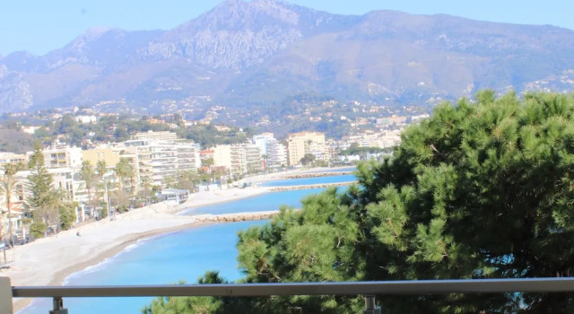 Balkonlu Standart üç kişilik oda Hôtel Alexandra