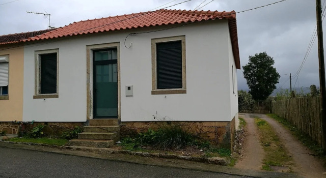 House With 2 Bedrooms in Valença, With Wonderful Mountain View, Furnis, Book Hotel Hoteller i Valenca med parkering, Parkering