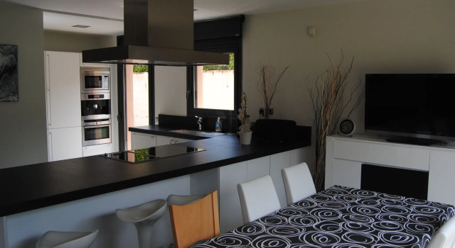 Holiday Home Volca, Buchen Sie Ferienhaus Hotels in Olot mit Pool, Schwimmbad