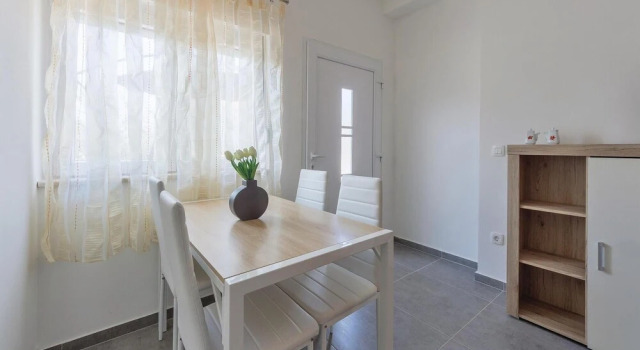 Stunning Home in Novigrad With Wifi and 2 Bedrooms, Забронировать Отель Отели Новиград 3 звезды, 3*
