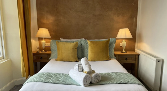 St Cuthbert St Royal Suites, Забронировать Отель Керкубри Дамфрис и Галлоуэй, рядом с Галерея The Whitehouse