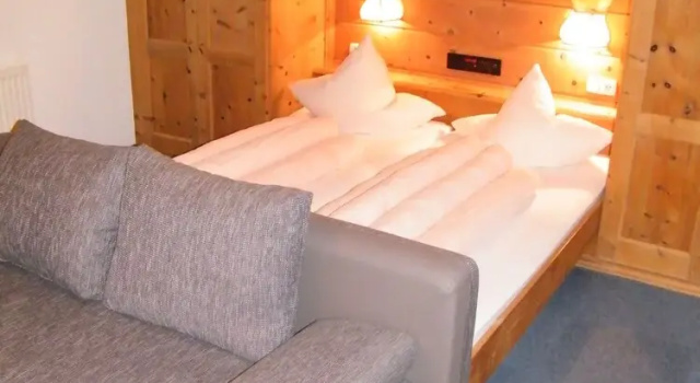 Двухместный номер Standard с балконом и с видом на горы Hotel Garni Schönblick