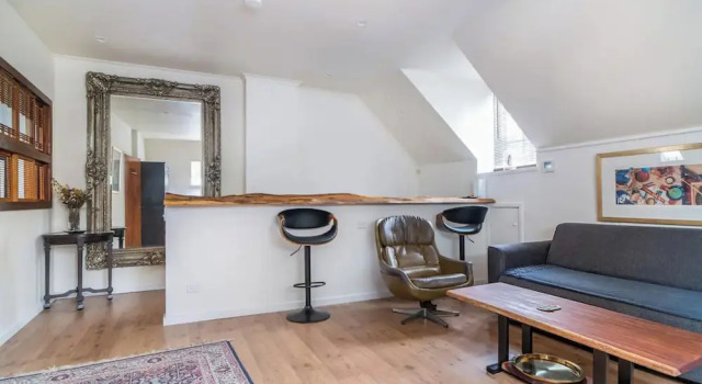 Апартаменты Cozy Apartment w/ Terrace Close to City Center