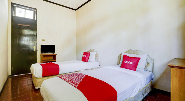Twin Suite Hotel Mataram Cipanas Syariah Mitra RedDoorz