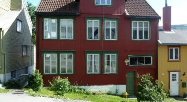 Red Old House Tromsø Apartment, Забронировать Апартаменты/квартира Апартаменты Тромсё, рядом с The Polar Museum, Апартаменты/квартира