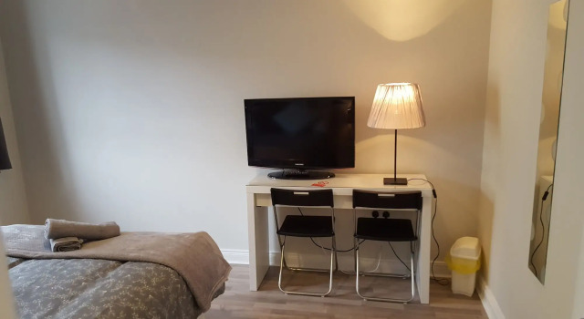 Lawnbrook Town Guest House