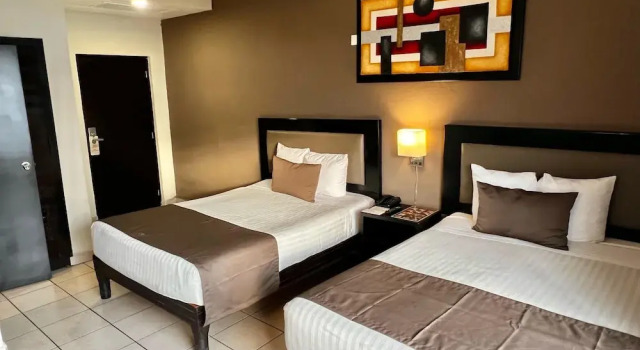 Четырёхместный номер Standard с балконом и с видом на океан Hotel La Siesta Malecón