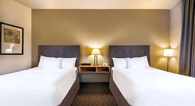 Четырёхместный номер Deluxe Gaia Hotel & Spa Redding, an Ascend Collection Hotel
