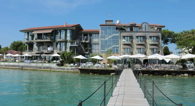 gardasee sirmione, Забронировать Апартаменты/квартира Сирмионе озеро Гарда