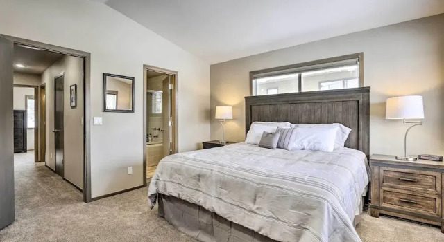 8 Mi to Copper Mtn: Sleek Frisco Townhome w/ Views