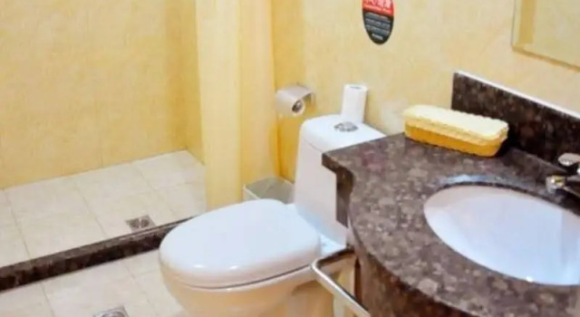 Greentree Inn Dalian Railway Station Second Express Hotel, Book Hotel Hotels in Liaoning with Parking, Parking