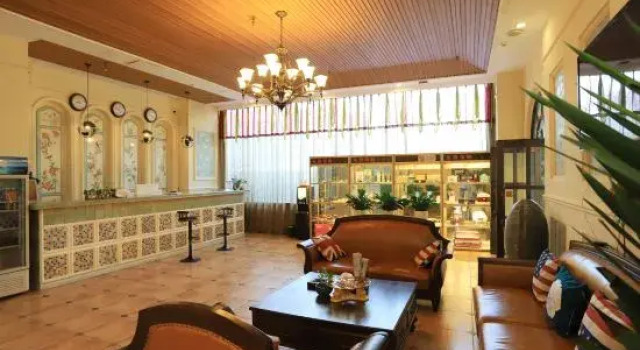 California Journey Holiday Inn (FAW Wuyue Plaza)