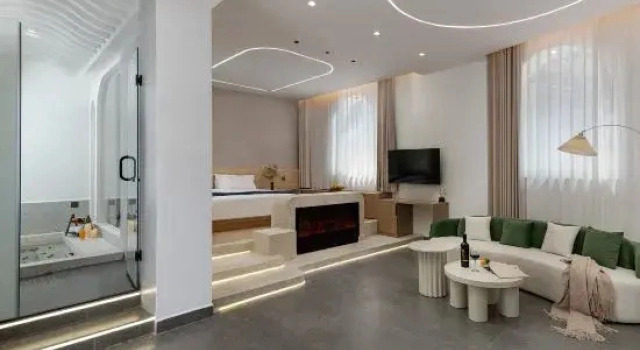 Люкс Luxury Tengchong Phoenix Terrace · Mengying Wenquan Resort Chinese Inn