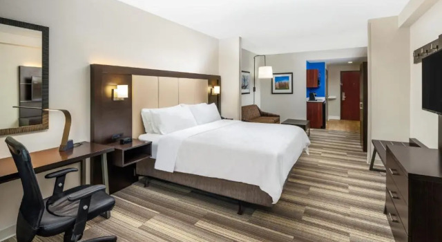 Номер Standard Holiday Inn Express Hotel & Suites Florence I-95 at Hwy 327 by IHG