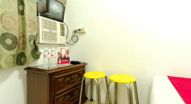 Номер Standard RedDoorz @ Prince JB Beach Resort Zambales - Vaccinated Staff