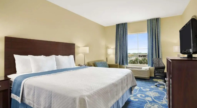 Номер Standard Spark by Hilton Victoria