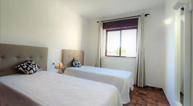 Apartamento V2 Pedro - By Bedzy, Rezerwuj Apartament Hotele w Algarve z parkingiem, Parking