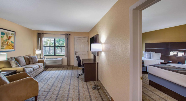 Четырёхместный люкс c 1 комнатой Baymont by Wyndham Punta Gorda/Port Charlotte