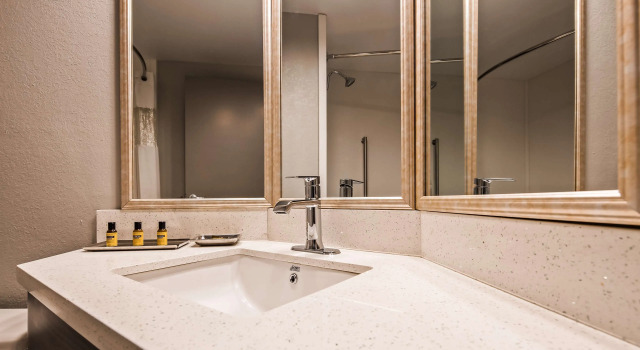 Четырёхместный номер Standard Best Western Plus Bloomington East