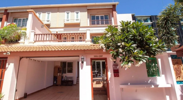 4BR Pool Villa | 700m to Beach 2 km walking street