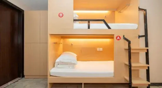 Кровать в общем номере (мужской номер) Shanghai Koala International Youth Hostel (Zhongshan park Wuning Road Subway Station)