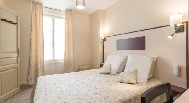 Двухместный номер Standard Logis Hôtel & Restaurant dAngleterre