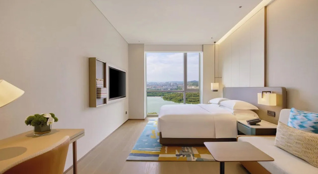 Двухместный семейный номер Standard с видом на озеро LIVING MINYOUN PERENNIAL KUNMING(Kunming South Railway Station)