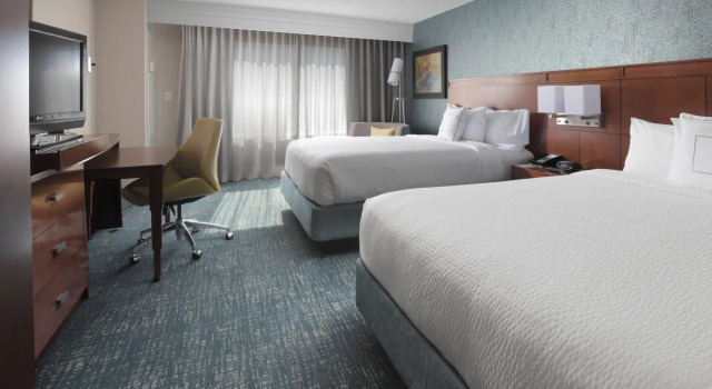 Четырёхместный номер Standard Courtyard by Marriott San Antonio Riverwalk