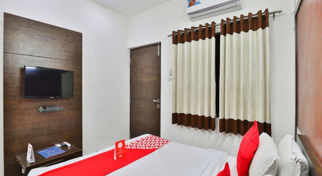 OYO 16880 Hotel Ambica, Book Hotel Hoteller i Daman med morgenmad, Morgenmad