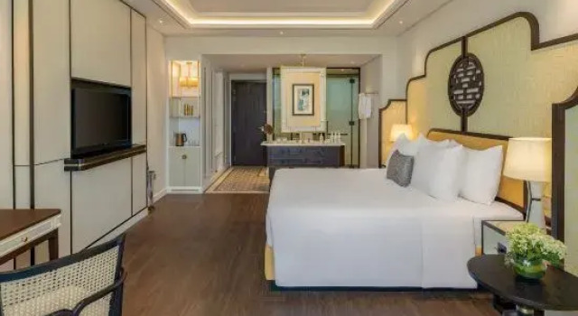 Номер Deluxe Grand Royal Riverside Hue, Fusion Collection
