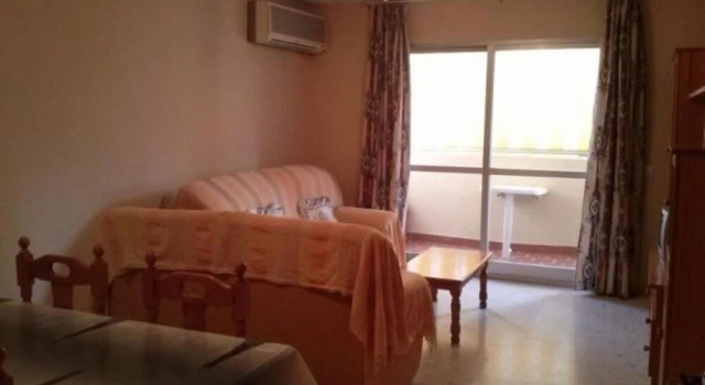 Malaga 100712 4 Bedroom Apartment By Mo Rentals, Забронировать Апартаменты/квартира Театинос Малага, рядом с Ботанический сад Малаги