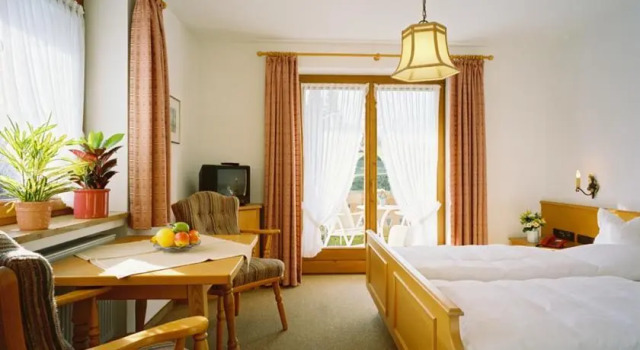 Gertraud, Prenota Hotel Bad Kohlgrub Pfaffenwinkel, vicino a Hörnlebahn