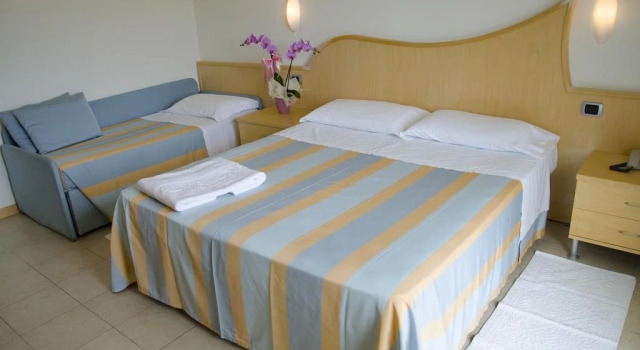 Almaluna Hotel  Resort