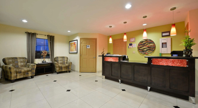 Americas Best Value Inn & Suites Lake Charles at I-210 Exit 11, Забронировать Отель Лейк-Чарльз Луизиана