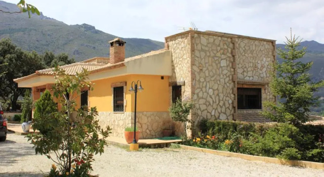Villa Azuara, Book Villa Sommerhuse i Jaen, Hytte