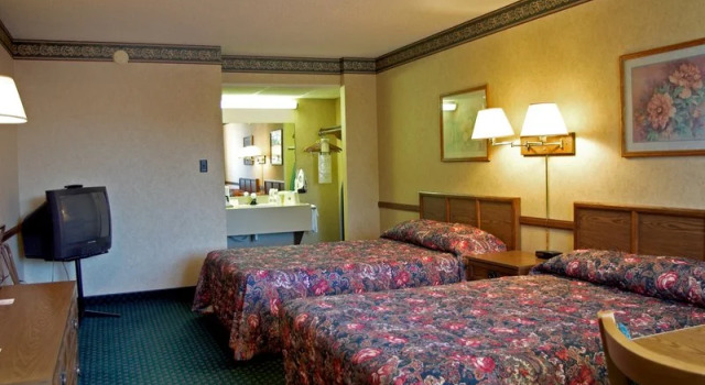 Econo Lodge Inn & Suites Salina, Prenota Hotel Hotel a Kansas con parcheggio, Parcheggio