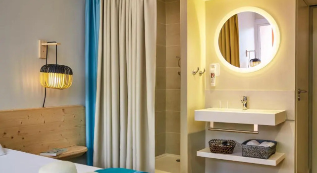 Трёхместный номер Classic с видом на сад ibis Thalassa Hyeres Plage