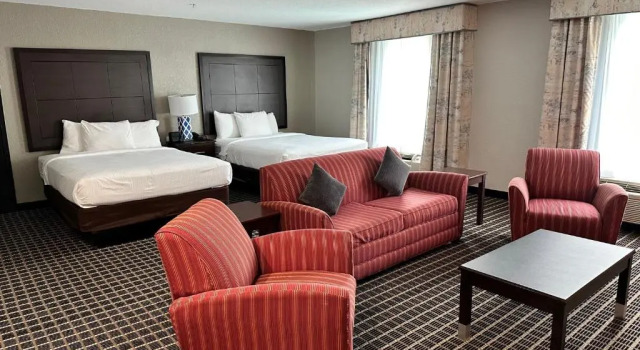 Четырёхместный номер Standard Alexis Hotel & Banquets Dallas Park Central Galleria