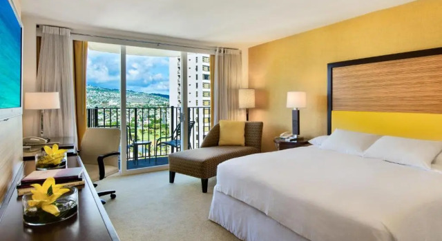 Двухместный номер Deluxe с видом на горы Hilton Waikiki Beach Resort & Spa
