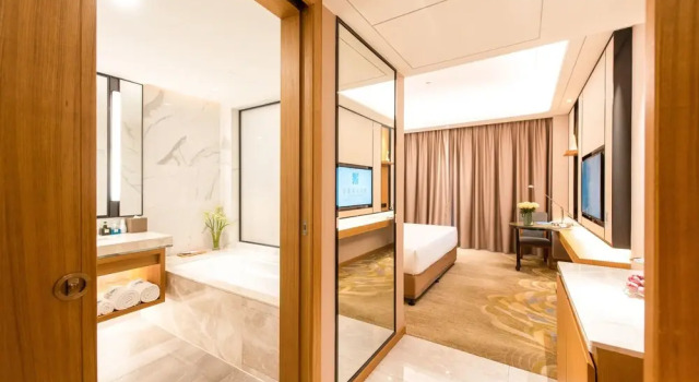 Номер Executive Rising Dragon International Hotel