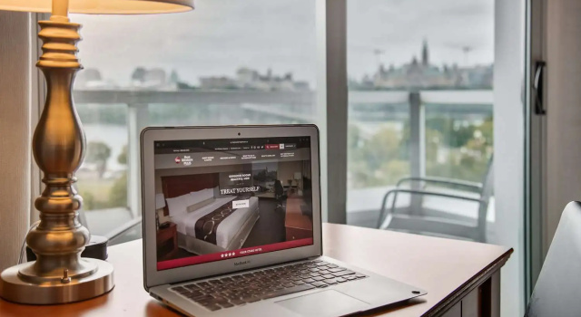 Двухместный номер Standard с балконом и с видом на реку Best Western Plus Gatineau-Ottawa Downtown
