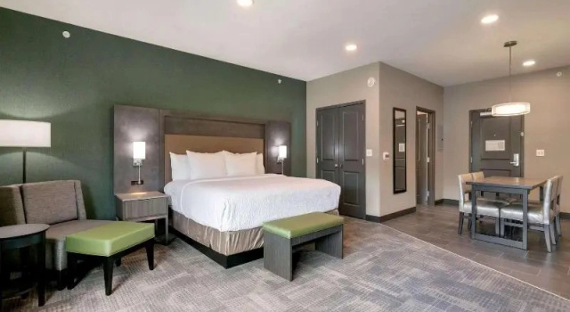 Люкс с видом на воду Best Western Plus Fillmore Inn & Suites