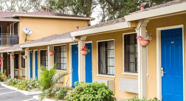 Rodeway Inn Monterey Near Fairgrounds, Забронировать Мини-отель Отели Монтерей с парковкой, рядом с Норт-Фримонт-Стрит, Парковка