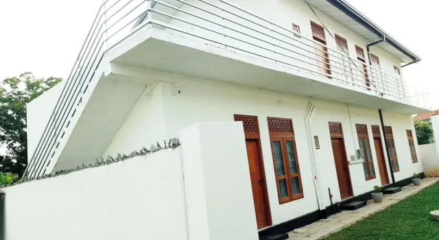 Tropical Suites, Book Hostel / Vandrerhjem Hostels i Western Province, Hostel / Vandrerhjem
