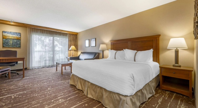 Двухместный номер Standard с балконом Best Western Premier The Lodge on Lake Detroit