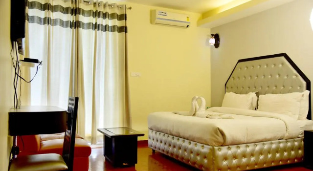 Royal Court Ananta Express, Rezervovat Hotel Nainital Uttarakhand