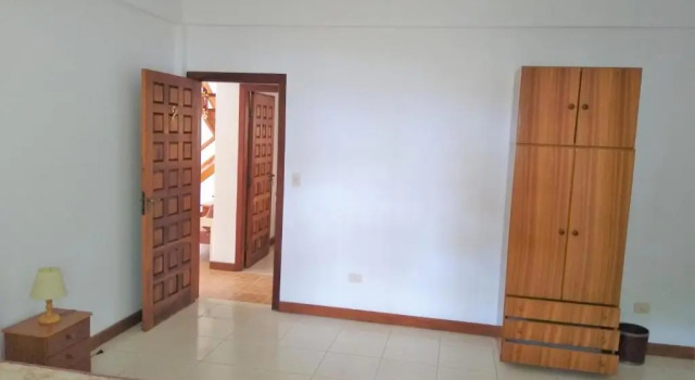 Casa Beira-Mar 10pessoas 3 Suítes Térreo - A única realmente "Pé na Areia" c WiFi, Забронировать Отель Карагуататуба штат Сан-Паулу, рядом с Пляж Мартин-де-Са